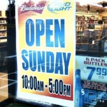 are liquor stores open in ri on sunday